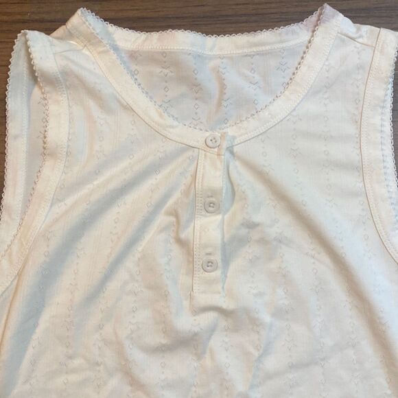 No Brand Women’s White Button Top - Picture 2 of 3